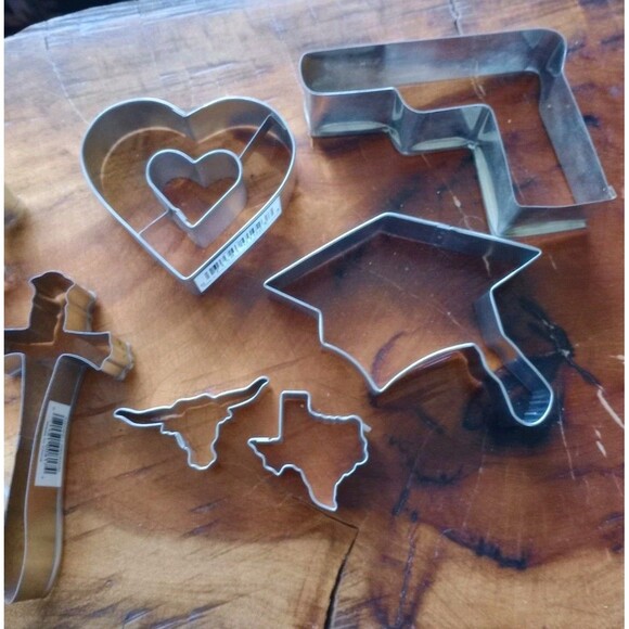 Lot of 8 Metal Cookie Cutters For Baking, Crafts, Resin Art, Gun Elephant Cross - Picture 4 of 5